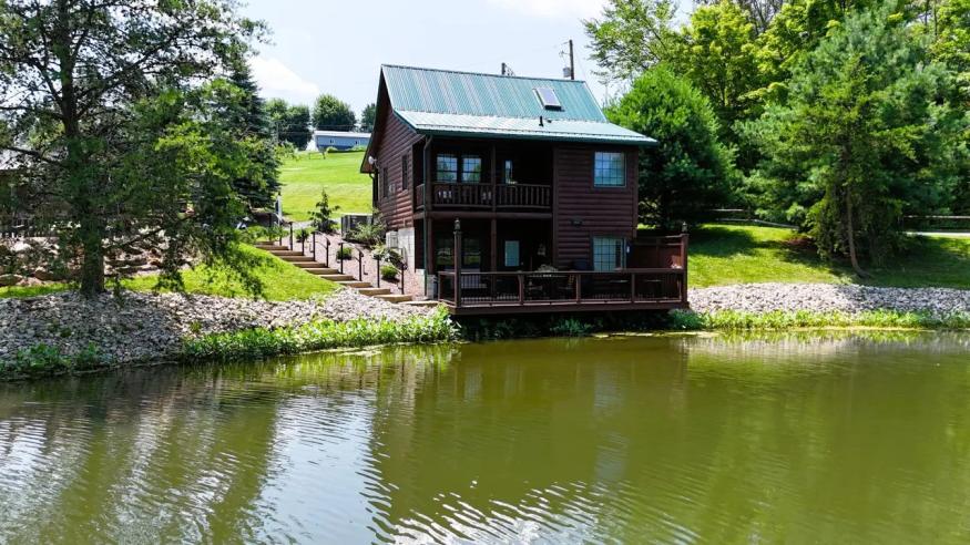 Water's Edge Cabins